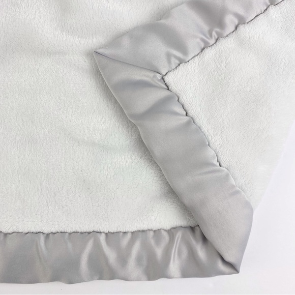 Wendy Bellissimo Baby Blanket Elephant Love You To The Moon Satin Edged 30x40 in - Picture 5 of 8